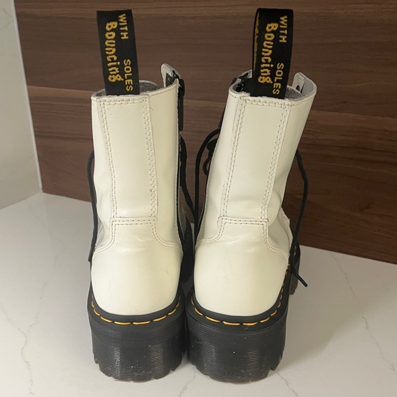MINT like-new Dr. Martens Jadon 8-Eye White Boot Size 9 - Picture 3 of 11